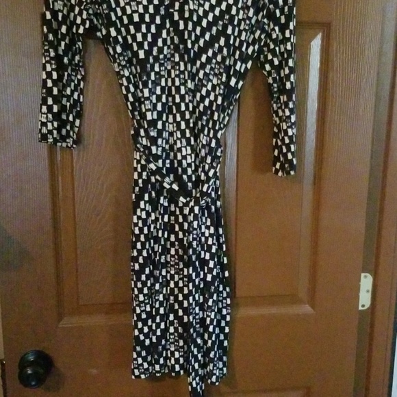 Dress - Picture 2 of 4